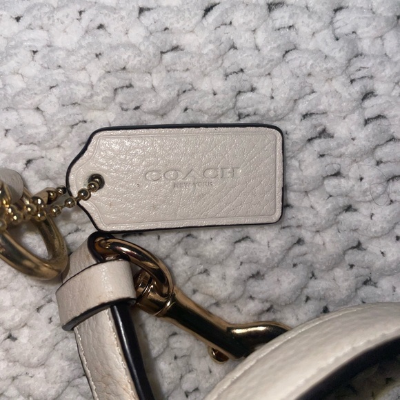 White coach purse - Picture 5 of 5